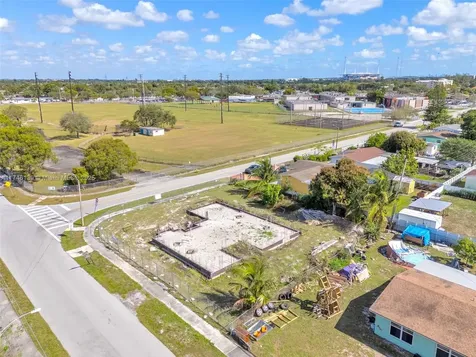 18721 NW 39th Avenue Miami Gardens FL 33055