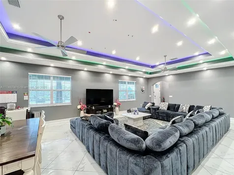 365 Nassau Avenue Lake Wales FL 33853