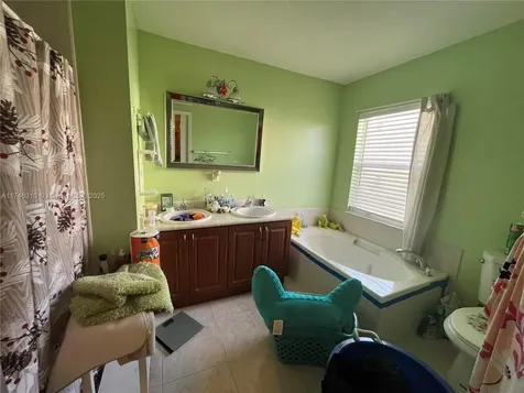 528 NW Placid Avenue Port St. Lucie FL 34983