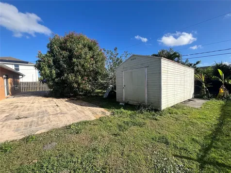 528 NW Placid Avenue Port St. Lucie FL 34983