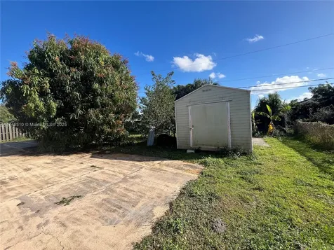 528 NW Placid Avenue Port St. Lucie FL 34983