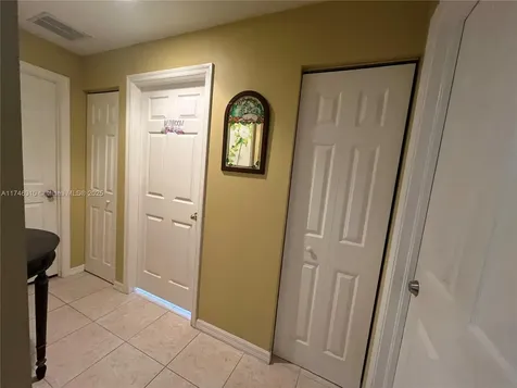 528 NW Placid Avenue Port St. Lucie FL 34983