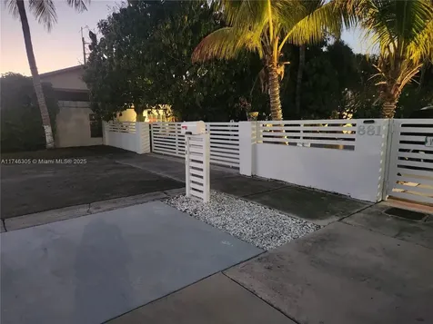 881 SW 137th Court Miami FL 33184