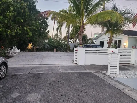 881 SW 137th Court Miami FL 33184