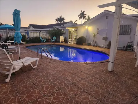 881 SW 137th Court Miami FL 33184