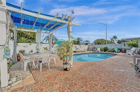 881 SW 137th Court Miami FL 33184