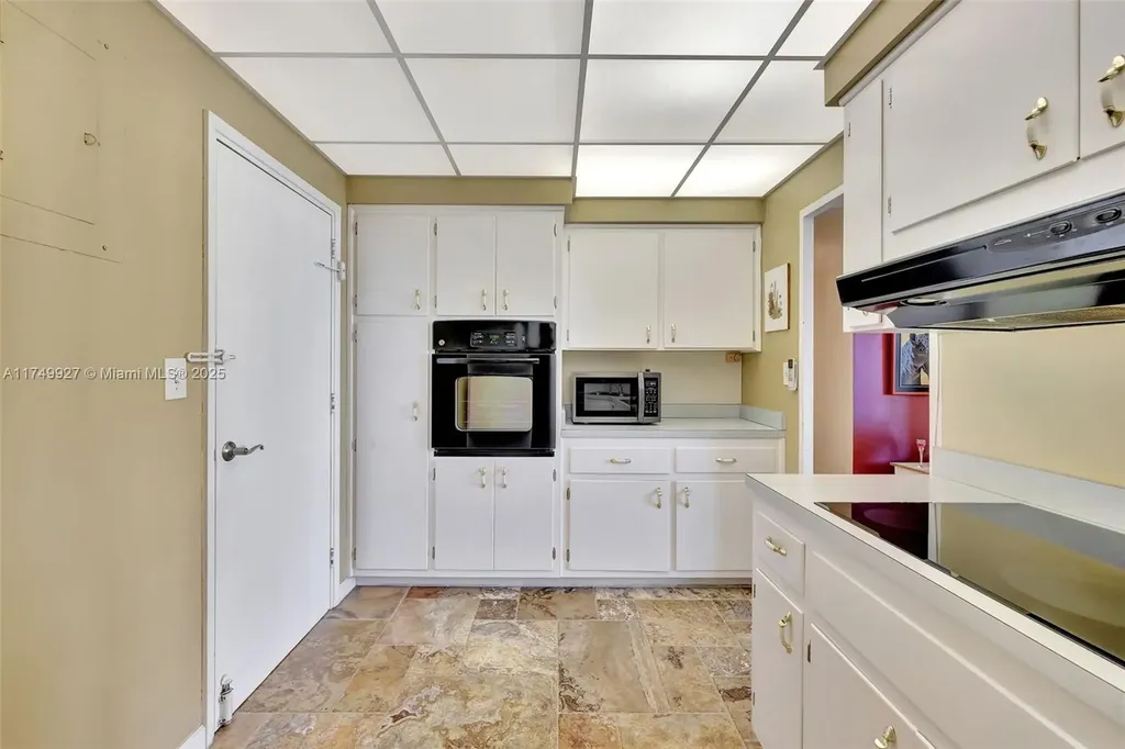 3233 NE 34th Street Fort Lauderdale FL 33308