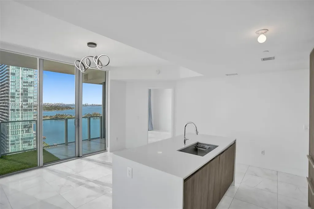 2900 NE 7th Avenue Miami FL 33137