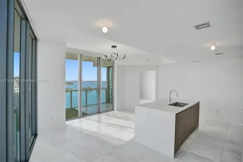 2900 NE 7th Avenue Miami FL 33137