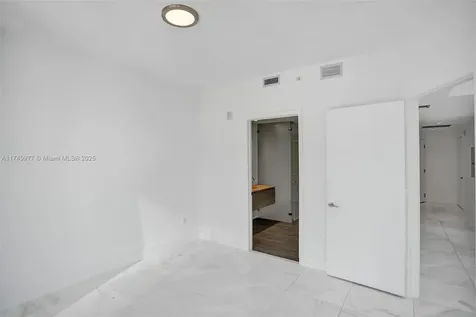 2900 NE 7th Avenue Miami FL 33137