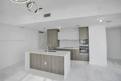 2900 NE 7th Avenue Miami FL 33137