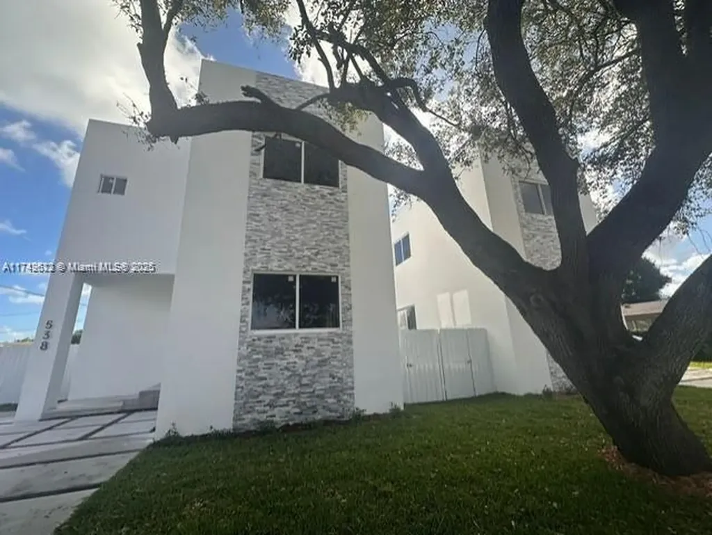 532 NW 17th Avenue Fort Lauderdale FL 33311