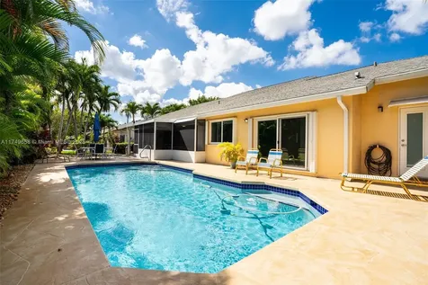 311 NW 197th Avenue Pembroke Pines FL 33029