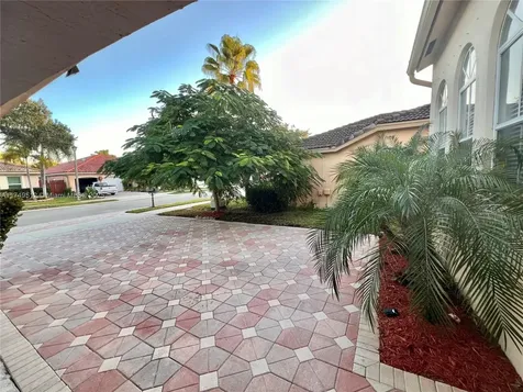 14026 S Cypress Cove Circle Davie FL 33325