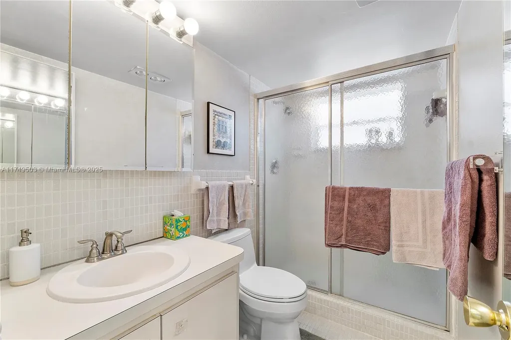 4800 Hillcrest Lane Hollywood FL 33021