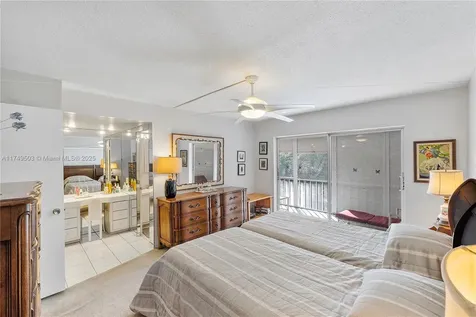 4800 Hillcrest Lane Hollywood FL 33021