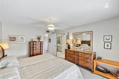 4800 Hillcrest Lane Hollywood FL 33021