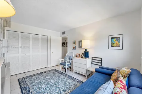 4800 Hillcrest Lane Hollywood FL 33021