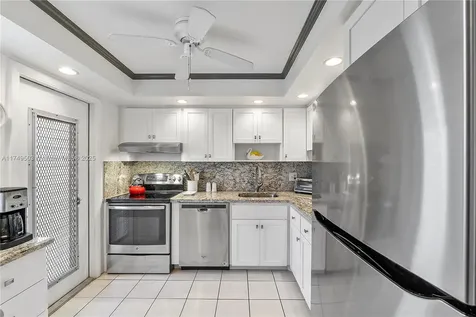 4800 Hillcrest Lane Hollywood FL 33021