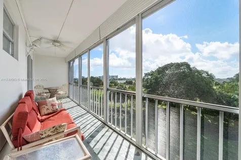 4800 Hillcrest Lane Hollywood FL 33021