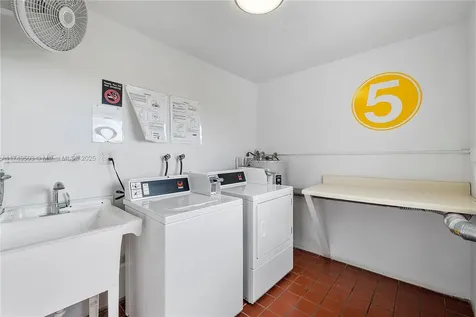 4800 Hillcrest Lane Hollywood FL 33021