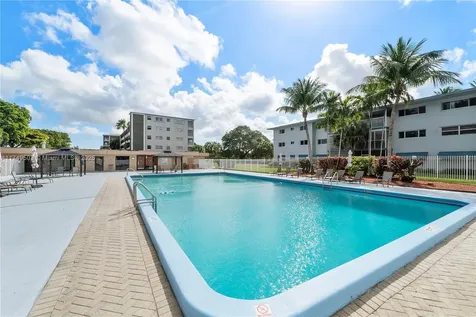 4800 Hillcrest Lane Hollywood FL 33021
