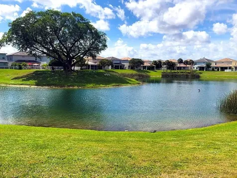 4800 Hillcrest Lane Hollywood FL 33021