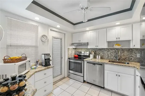 4800 Hillcrest Lane Hollywood FL 33021