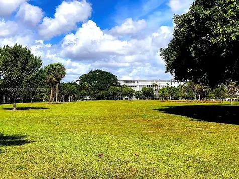 4800 Hillcrest Lane Hollywood FL 33021
