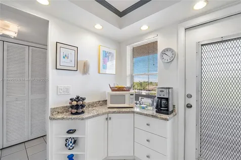 4800 Hillcrest Lane Hollywood FL 33021
