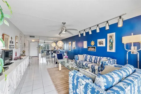 4800 Hillcrest Lane Hollywood FL 33021