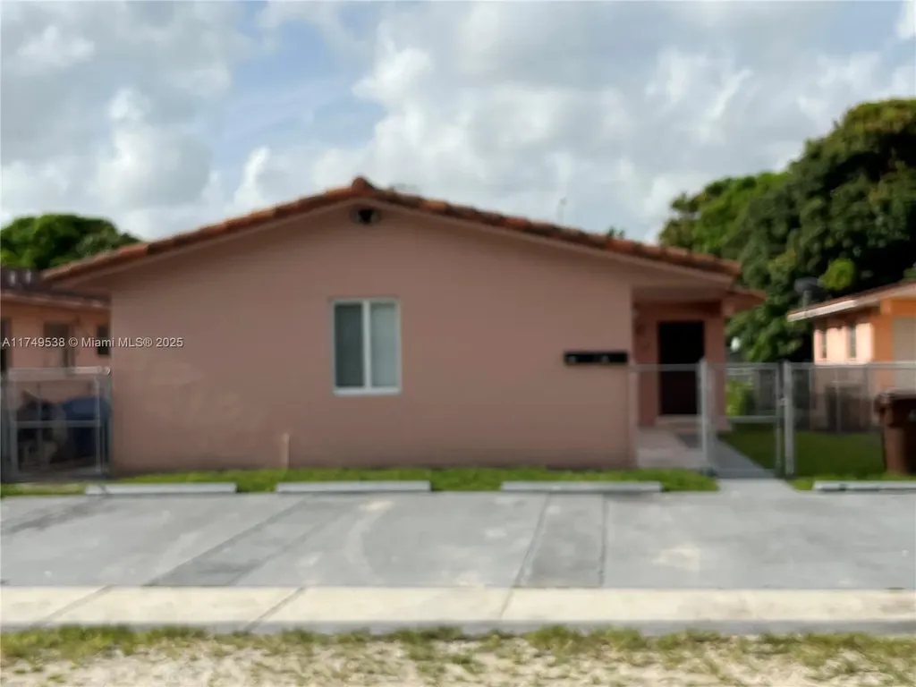 626 W 17th Street Hialeah FL 33010