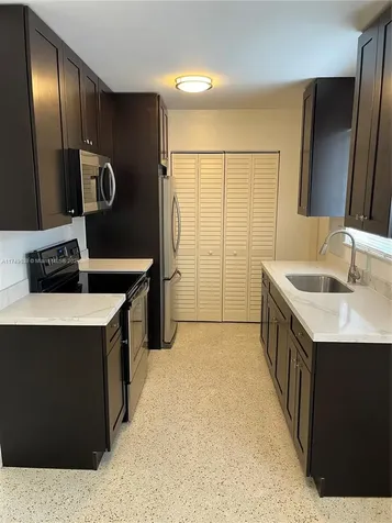 626 W 17th Street Hialeah FL 33010