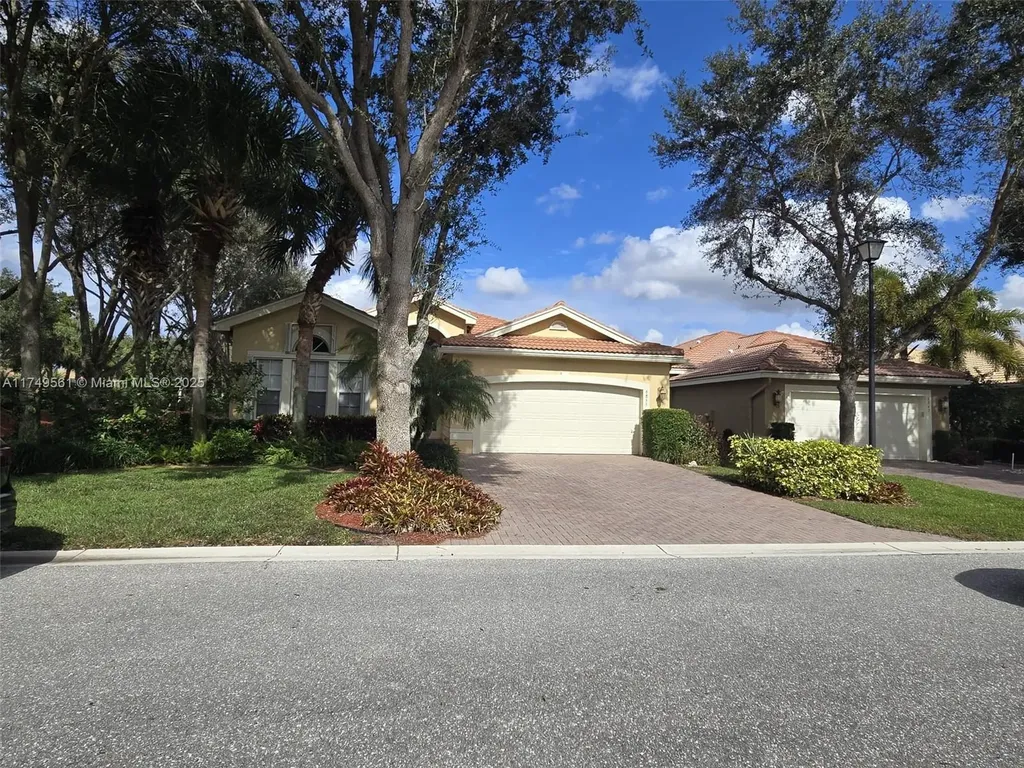 6855 Shamrock Trail Boynton Beach FL 33437