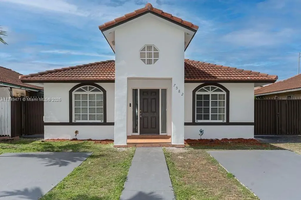 7582 W 34th Court Hialeah FL 33018