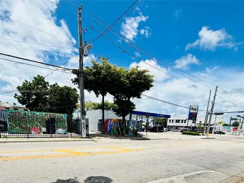 203 NW 35th Street Miami FL 33127