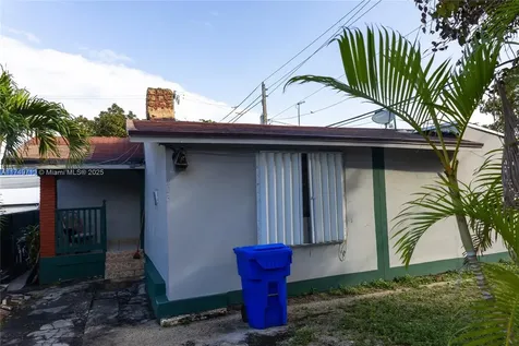 203 NW 35th Street Miami FL 33127