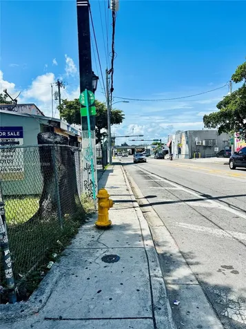 203 NW 35th Street Miami FL 33127