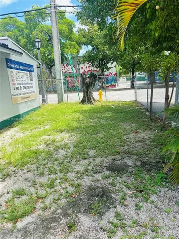 203 NW 35th Street Miami FL 33127