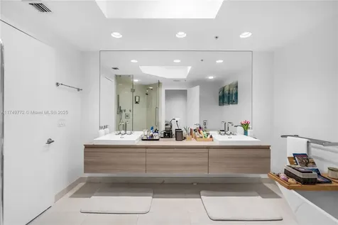 17111 Biscayne Boulevard North Miami Beach FL 33160