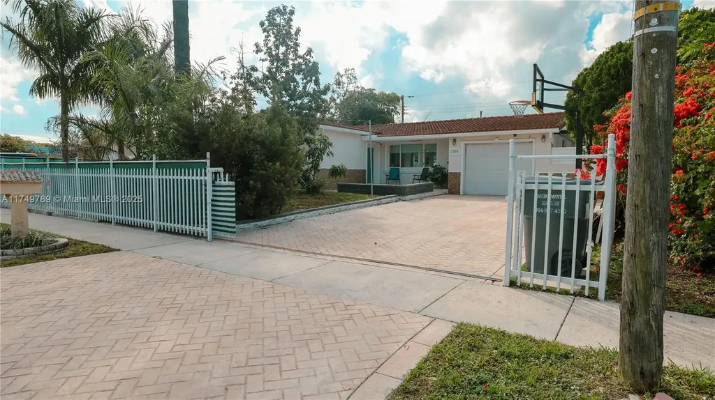 7310 Grant Court Hollywood FL 33024