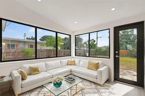 2824 Wiley Street Hollywood FL 33020