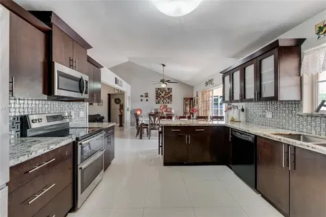 1001 NW 127th Place Miami FL 33182