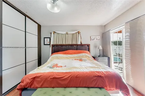 1001 NW 127th Place Miami FL 33182