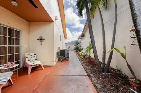 1001 NW 127th Place Miami FL 33182