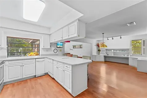 100 W Sunrise Avenue Coral Gables FL 33133