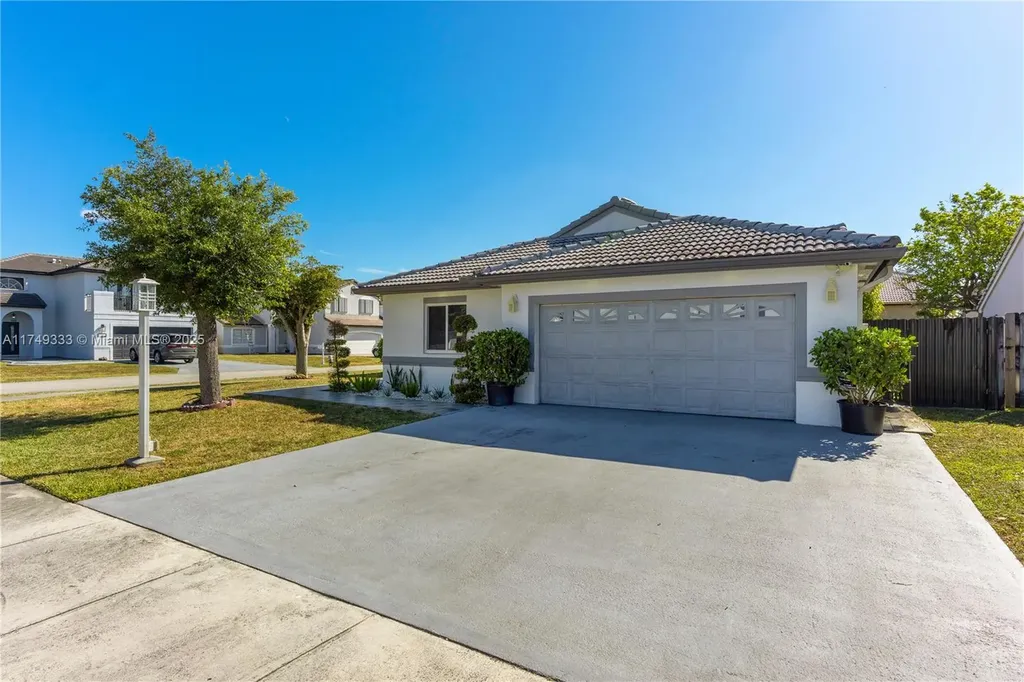 15902 SW 73rd Street Miami FL 33193