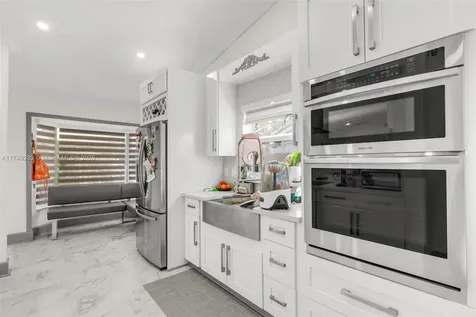 15902 SW 73rd Street Miami FL 33193