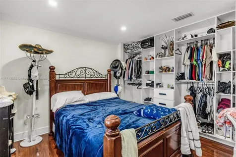 15902 SW 73rd Street Miami FL 33193