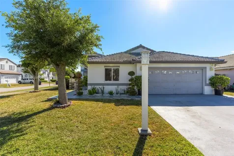 15902 SW 73rd Street Miami FL 33193